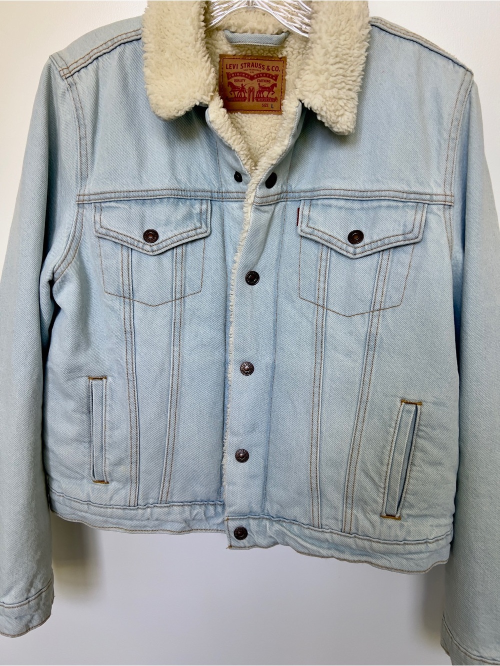 Levi's Light Blue Denim Jacket with Cream Sherpa Collar - Picture 5 of 7